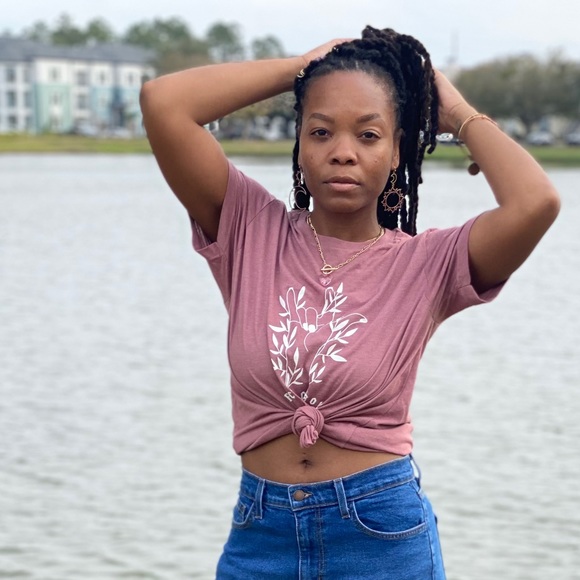 Rock N Roll graphic tshirt - Picture 2 of 2